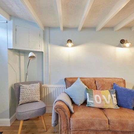 Host & Stay - Honey Cottage Hinderwell Bagian luar foto