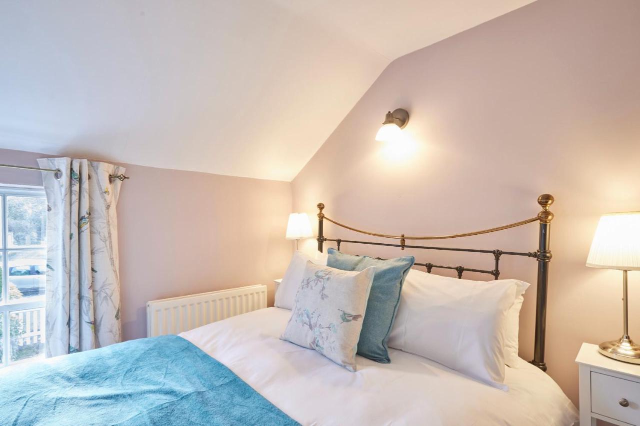 Host & Stay - Honey Cottage Hinderwell Bagian luar foto