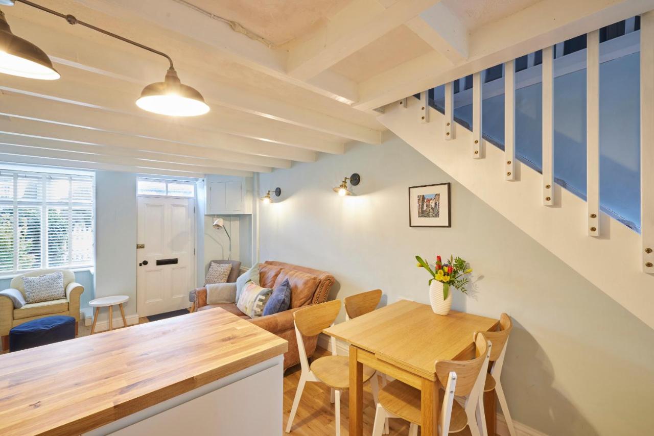 Host & Stay - Honey Cottage Hinderwell Bagian luar foto