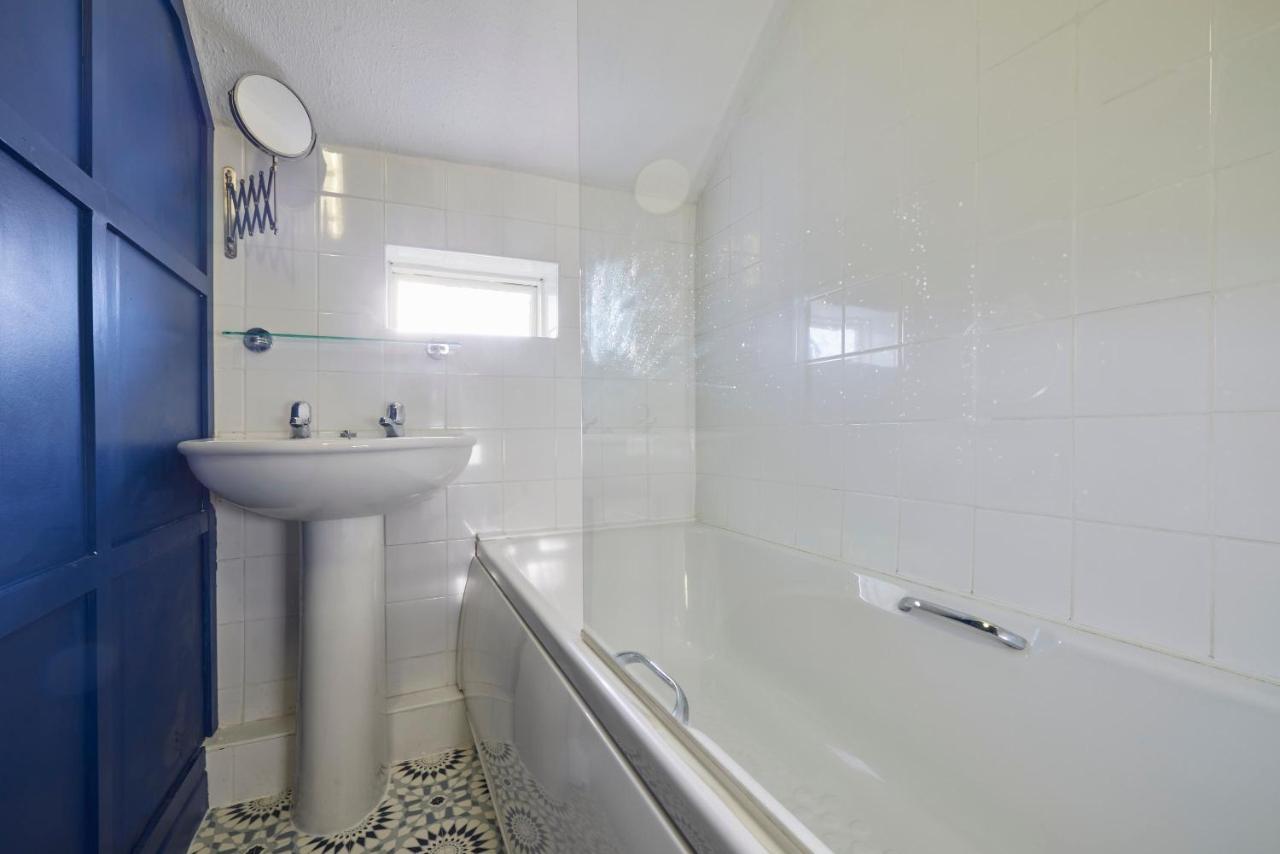 Host & Stay - Honey Cottage Hinderwell Bagian luar foto
